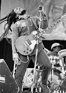 220px-Bob-Marley.jpg (21439 bytes)